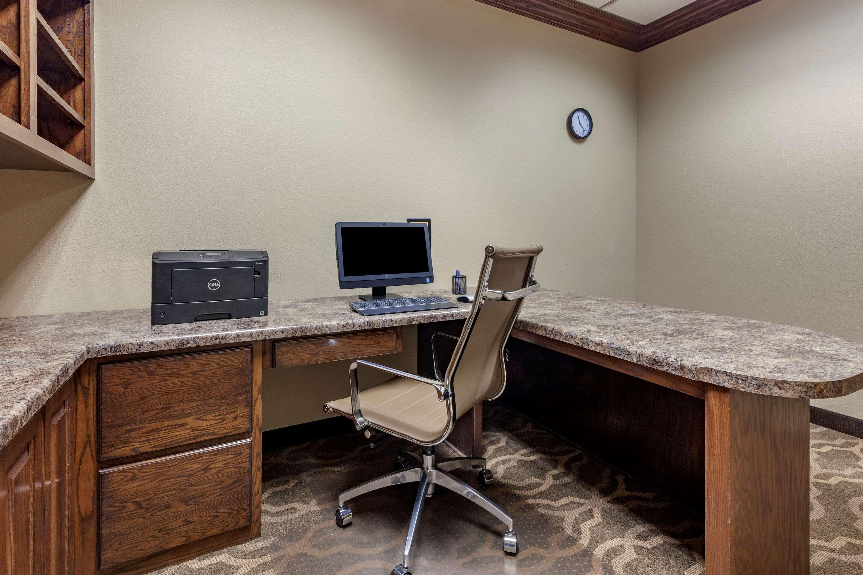 Comfort Suites Oshkosh Bagian luar foto
