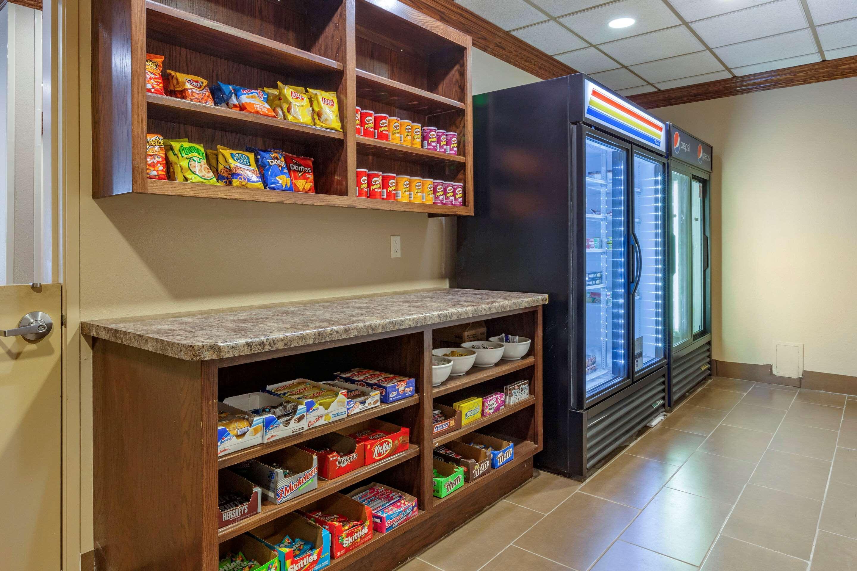 Comfort Suites Oshkosh Bagian luar foto